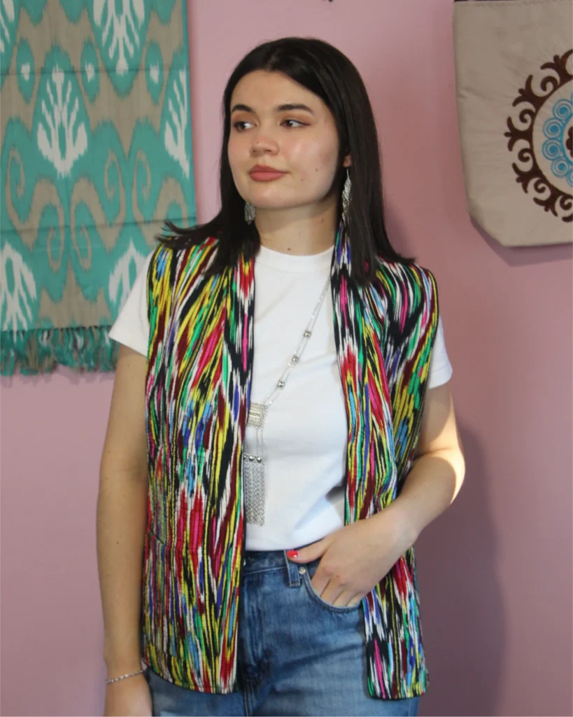 modelka w kamizelki Anora