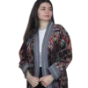 Joma Midi - Malowany Ikat, przód Kurtka tadżycka / Tajik jacket - Joma Midi Malowany Ikat ANORA - ręcznie tkana kurtka kimono, czerwono-czarno-zielony wzór ikat