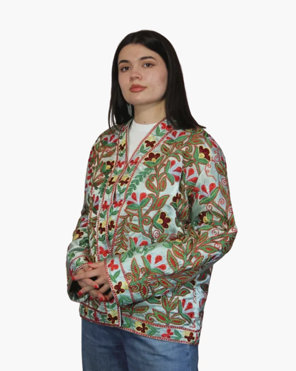 Joma Midi — Miętowy Haft, detal 1 Joma Midi Miętowy Haft ANORA — ujęcie 3/4, detal haftu