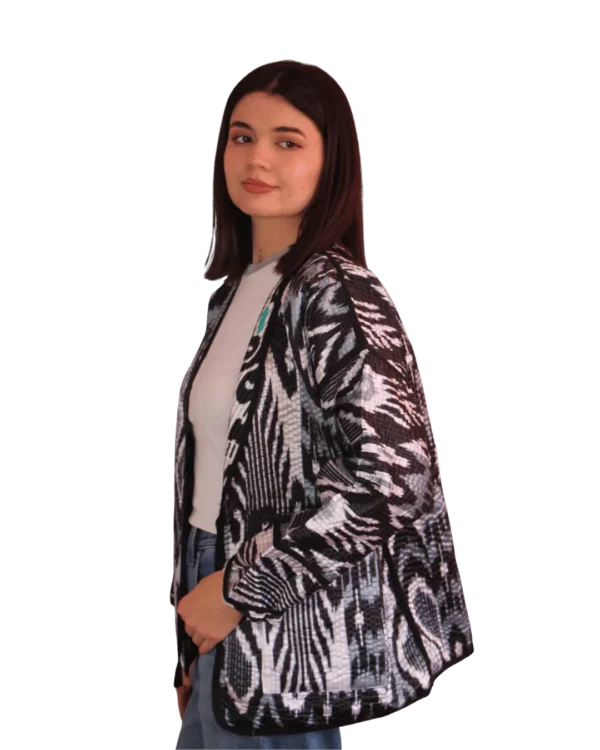 Joma Mini Zebrowy Ikat ANORA - stylizacja przodem, czarno-biały wzór ikat