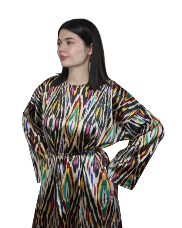 Sukienka ikat ANORA - Klejnotowy Ikat, atlas, ręcznie szyta, przód 3/4